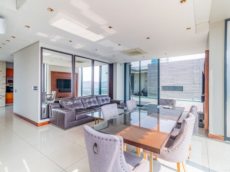 3 Bedroom Penthouse For Rent  - Photo 2