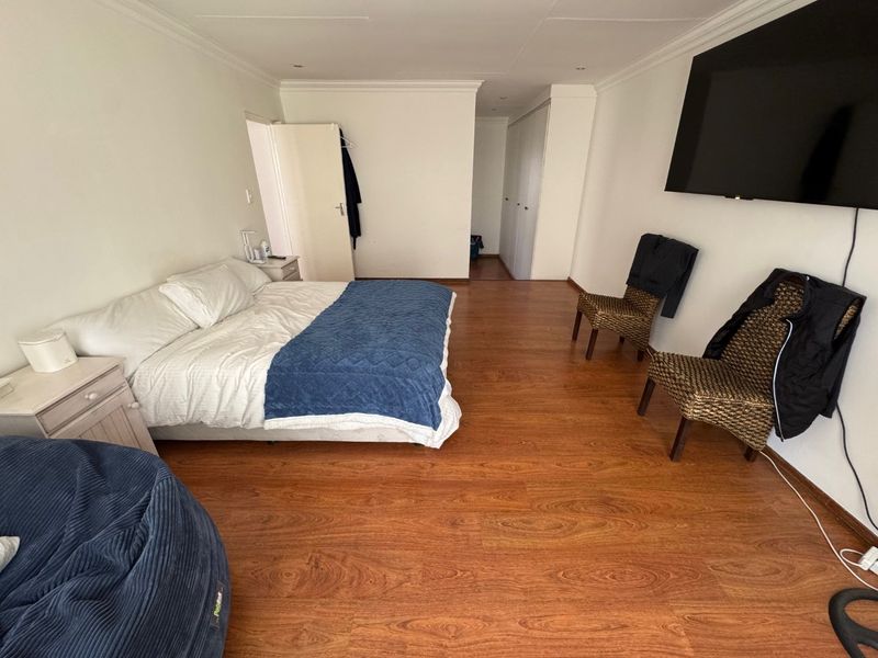 Modern Single-Storey Townhouse - Photo 6