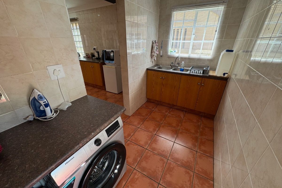 Modern Single-Storey Townhouse - Photo 2