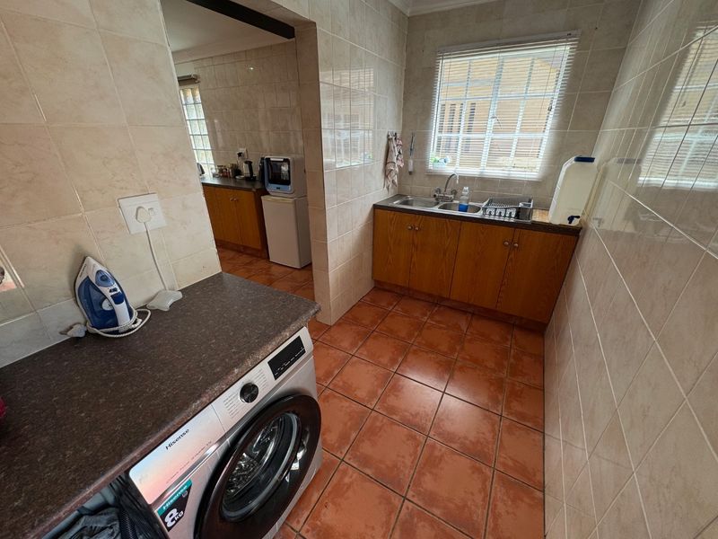 Modern Single-Storey Townhouse - Photo 2