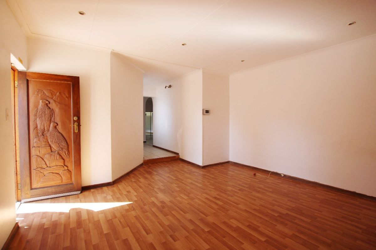 5 Bedroom Home To Let - Photo 5