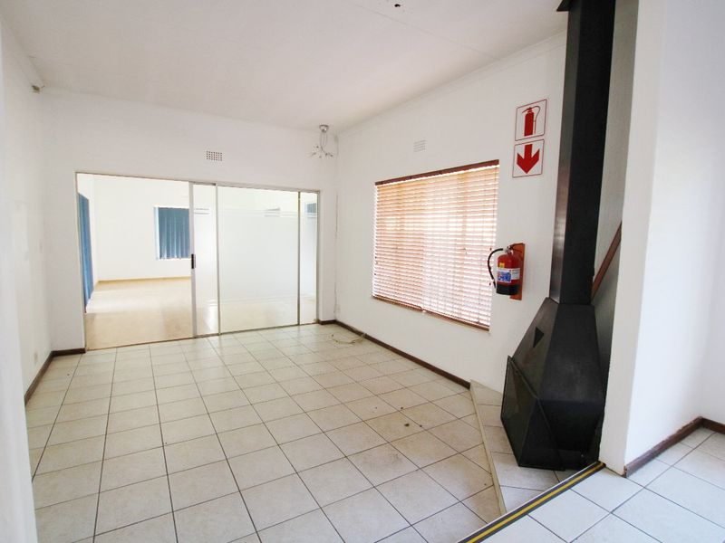 5 Bedroom Home To Let - Photo 10