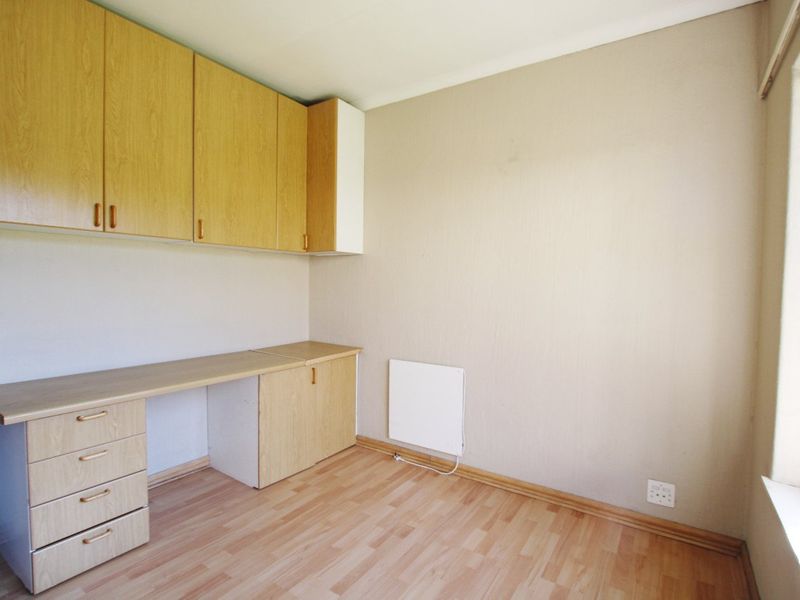 5 Bedroom Home To Let - Photo 8