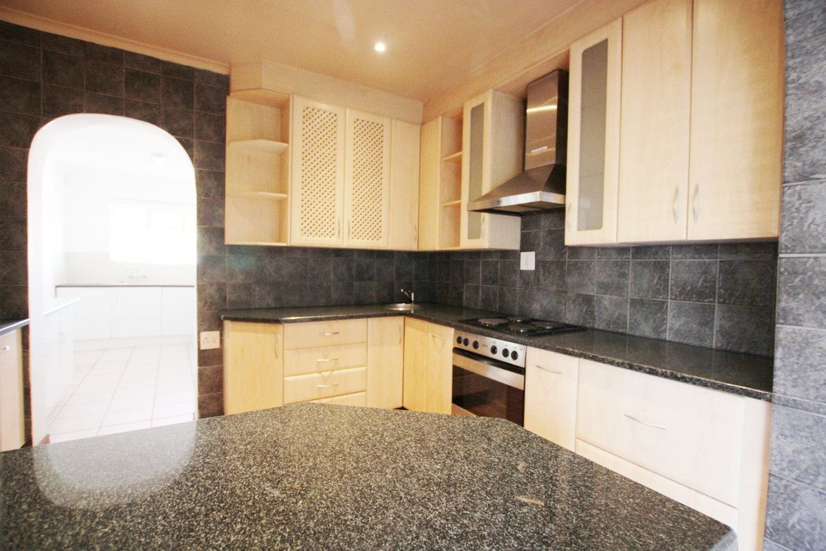 5 Bedroom Home To Let - Photo 3