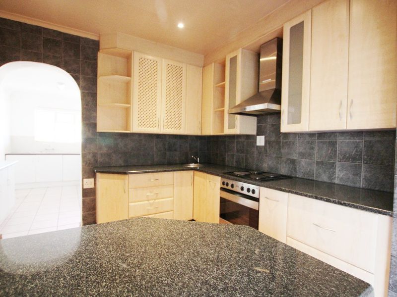 5 Bedroom Home To Let - Photo 3