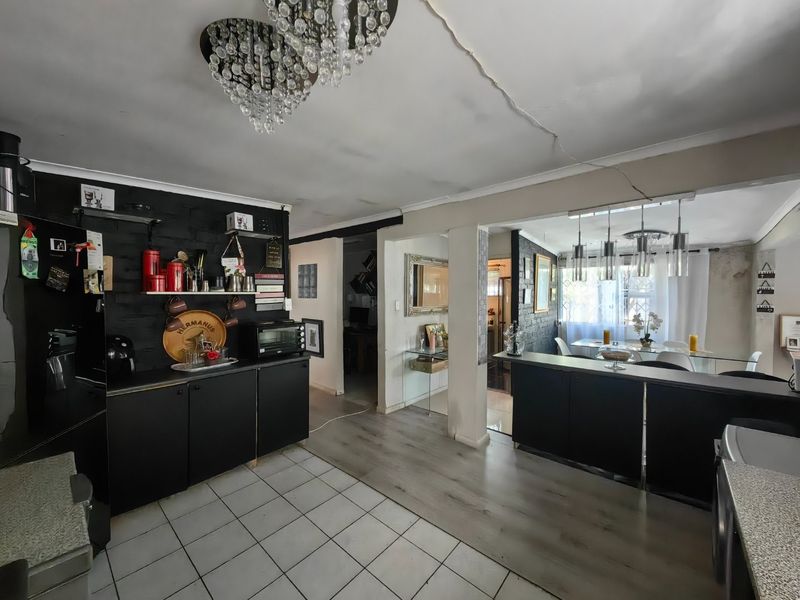 Location, Location , Location!!! - Photo 10