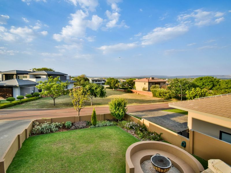 ULTRA-MODERN LUXURY HOME IN LOMBARDY ESTATE - Photo 3