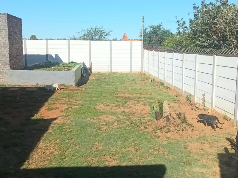 LOOKING FOR HOME FOR THE BIG FAMILY ...LOVING ENTERTAINMENT -- MODERN HOME --ESPECIALLY FOR YOU! - Photo 10