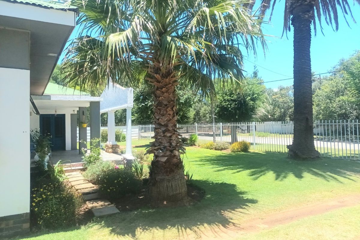 LOOKING FOR HOME FOR THE BIG FAMILY ...LOVING ENTERTAINMENT -- MODERN HOME --ESPECIALLY FOR YOU! - Photo 3