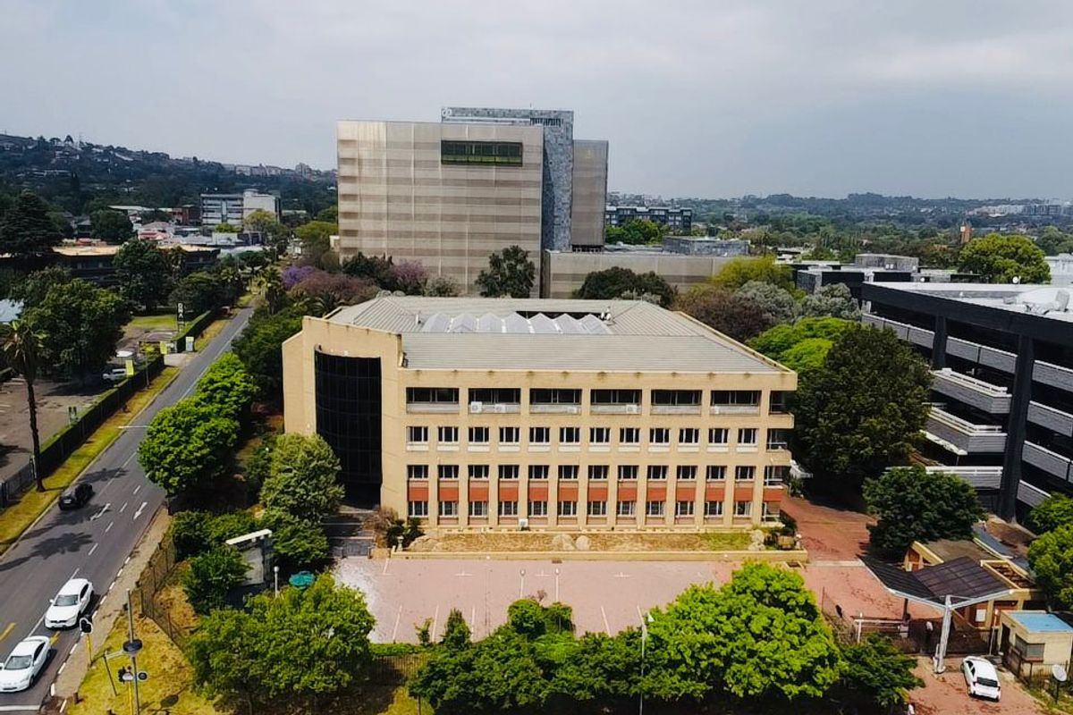 Redevelopment Opportunity – Prime Building for Sale in Bedfordview, Johannesburg - Photo 4