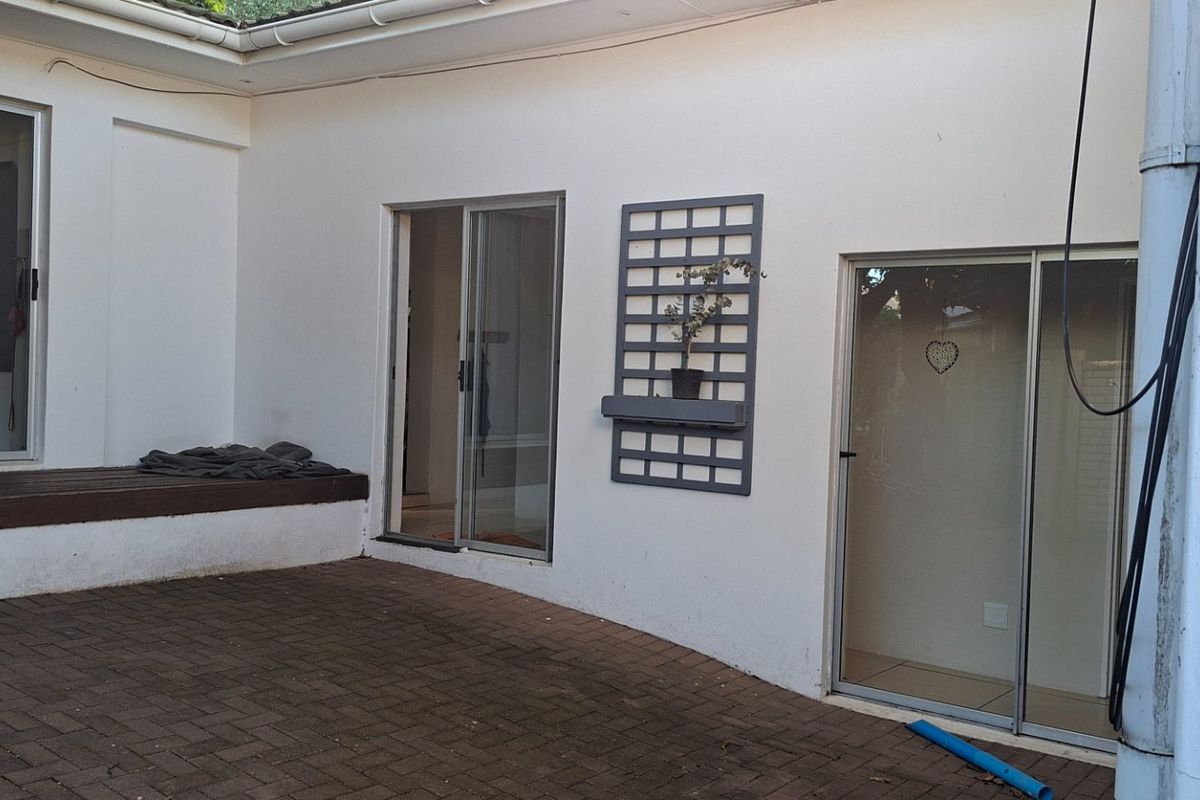 Tranquil Coastal Living in Bonza Bay - Photo 2