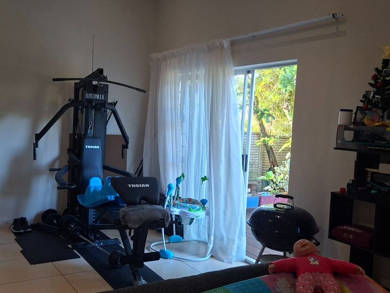 Tranquil Coastal Living in Bonza Bay - Photo 4