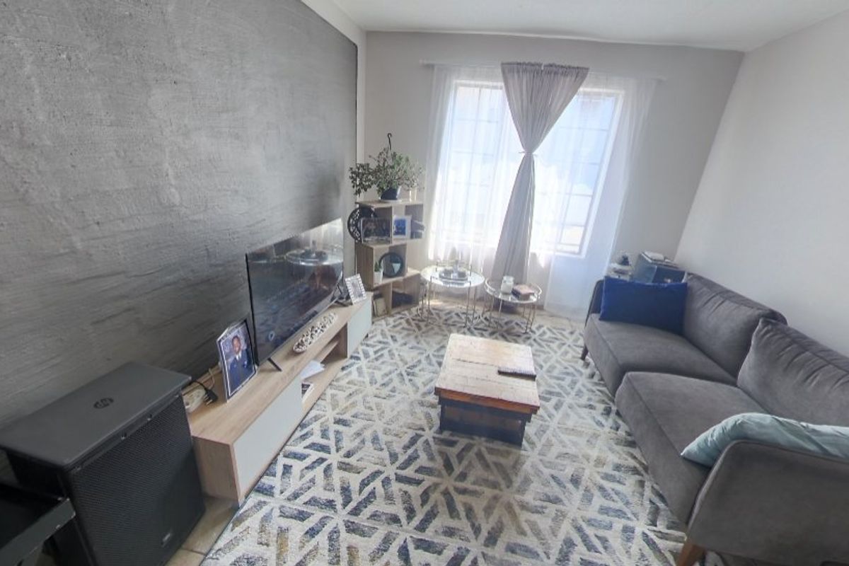 Best-Value 2-Bedroom Apartment in Villa Bianco | Secure Amberfield Living - Photo 5