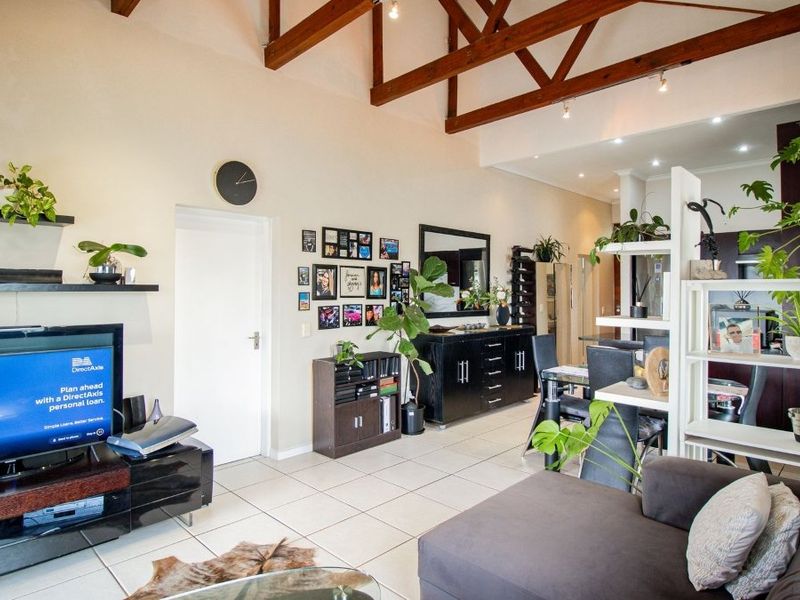 North facing Natural Light Stunning 2 bed 2 bath with Breath taking Magaliesburg Views in this lovely Millwood Lifestyle Estate - Photo 6