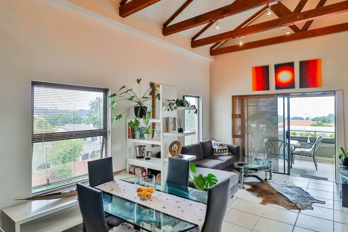 North facing Natural Light Stunning 2 bed 2 bath with Breath taking Magaliesburg Views in this lovely Millwood Lifestyle Estate - Photo 5