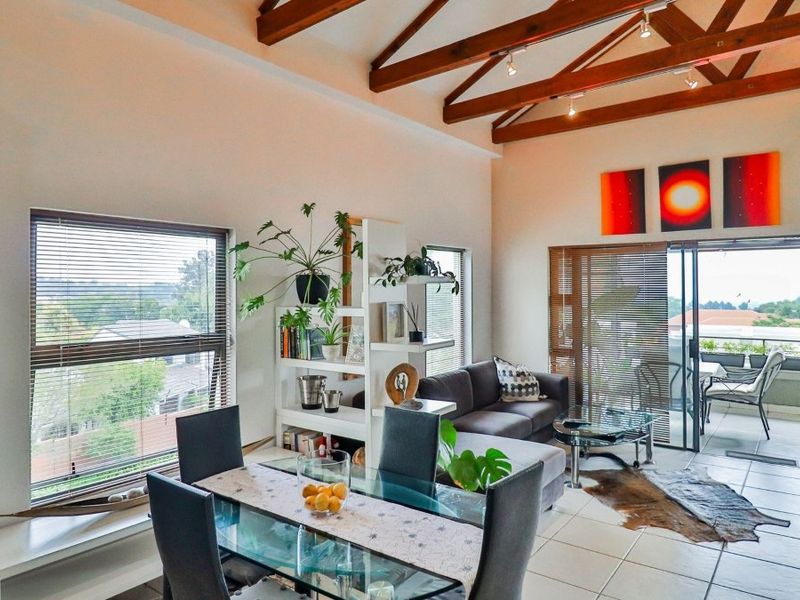 North facing Natural Light Stunning 2 bed 2 bath with Breath taking Magaliesburg Views in this lovely Millwood Lifestyle Estate - Photo 5