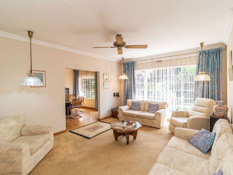 Elegant Family Home with Modern Comforts and Luxury Features - Photo 2