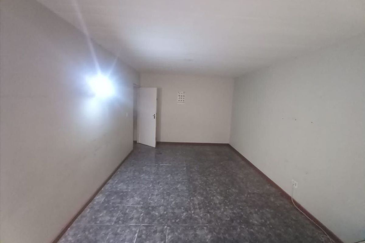 Perfect Starter Home or Investment Opportunity - Photo 2