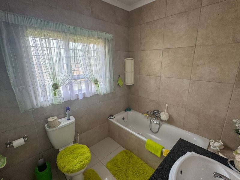 Alone standing townhouse - Photo 10