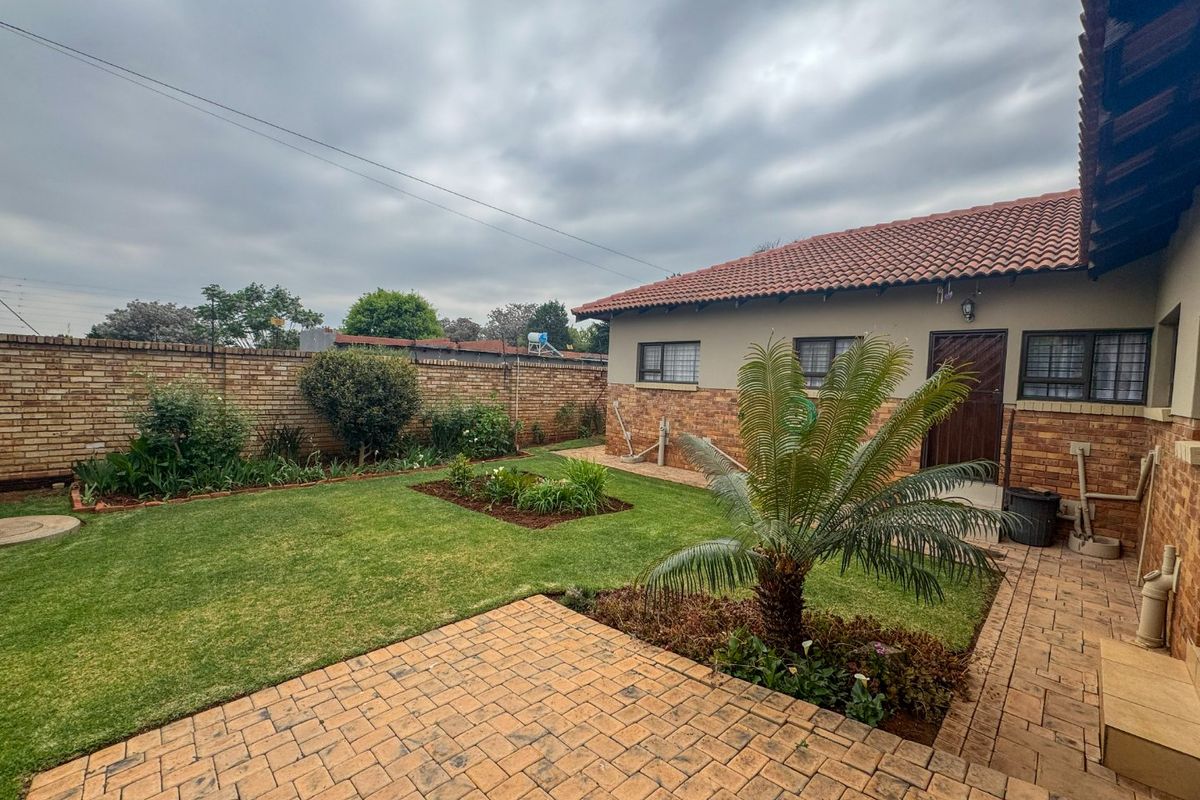 Alone standing townhouse - Photo 2