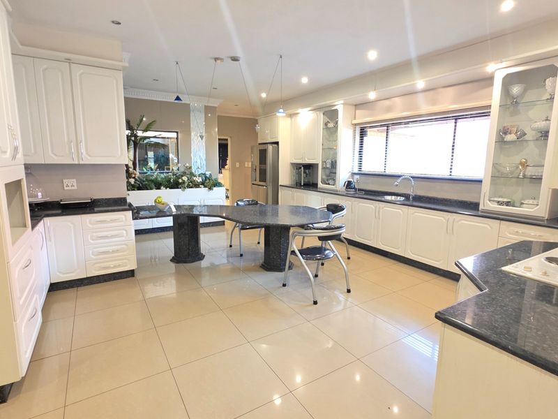 Exquisite Family Home for Sale in Erasmia - Photo 10