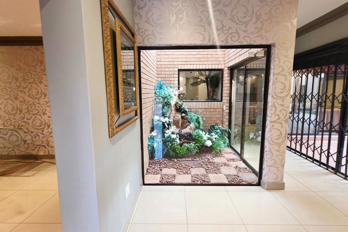 Exquisite Family Home for Sale in Erasmia - Photo 4