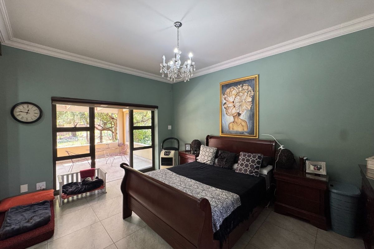 Exceptional Property with 3Bedroom  Main House & 2 Flatlets on a 1.35 ha Plot Zilkaatsnek - Photo 2