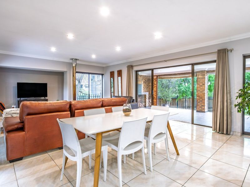 Charming Lakeside Village Home - Photo 6