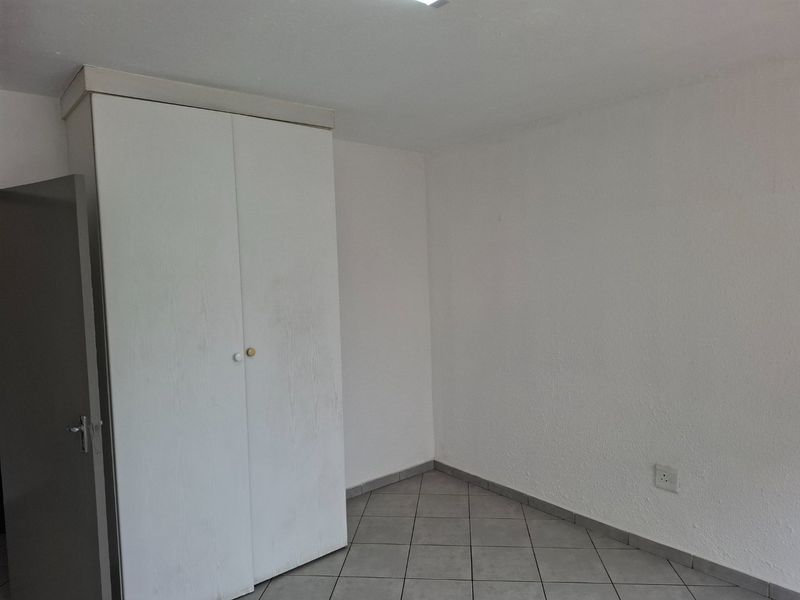 2 bedroom unit - Photo 6