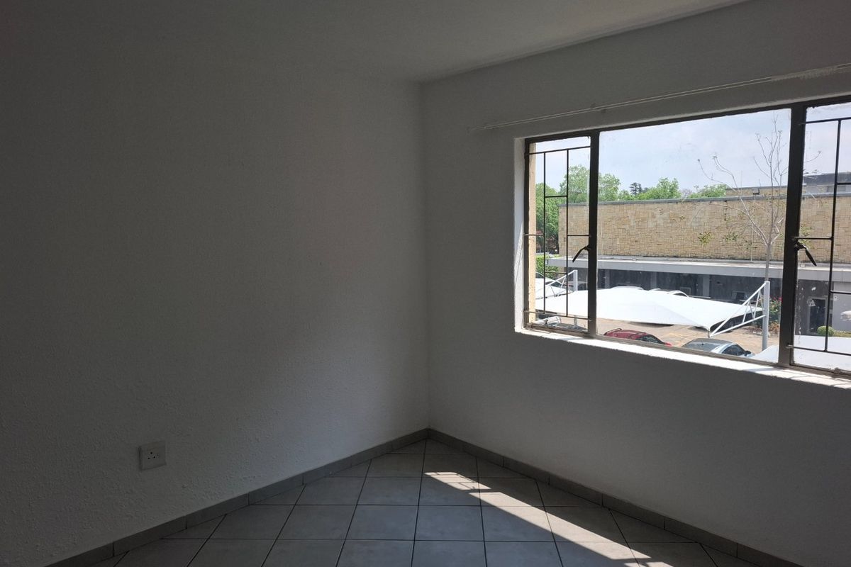 2 bedroom unit - Photo 5