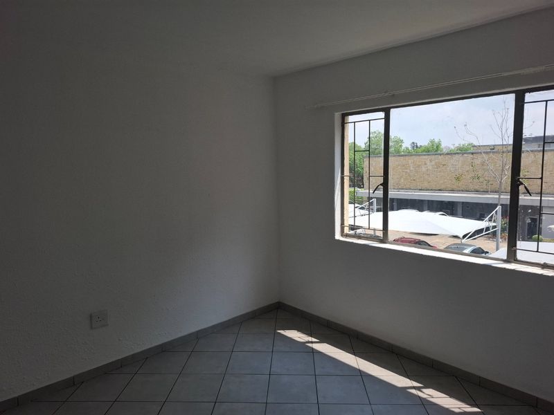 2 bedroom unit - Photo 5