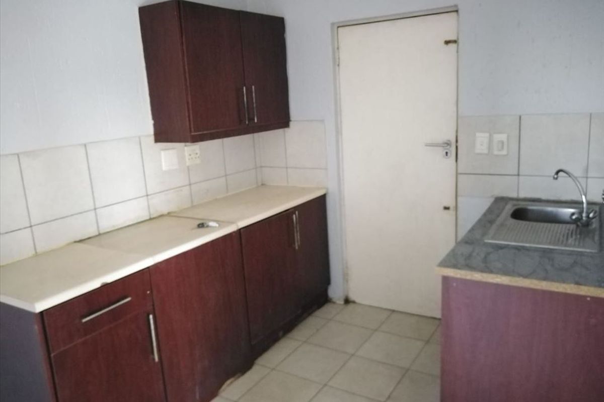 Charming and Affordable Home – Ideal for Starters or Downsizers - Photo 2