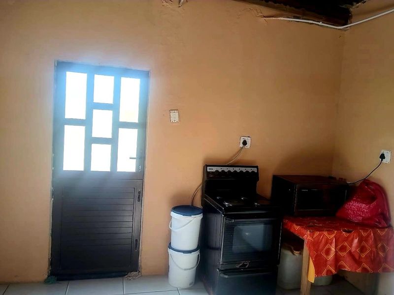 2 Bed House in Mbekweni, East London Rural for Sale - Photo 10