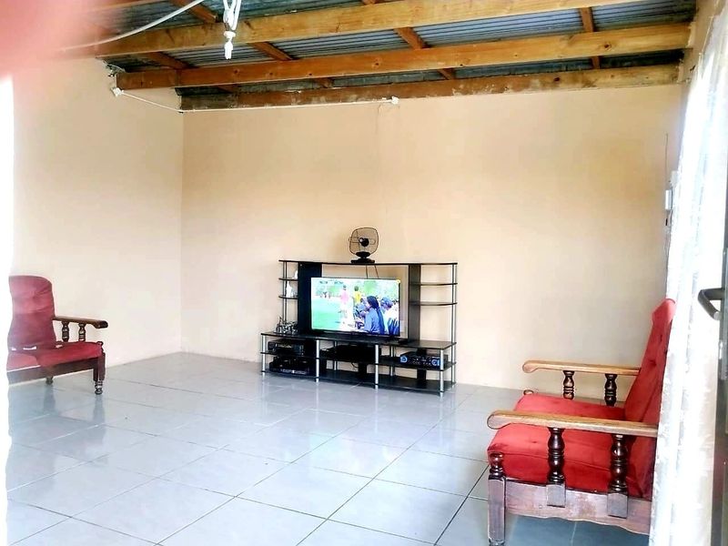 2 Bed House in Mbekweni, East London Rural for Sale - Photo 8