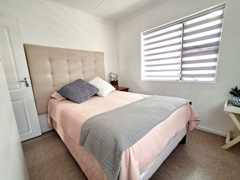 Seaside Family Home in De Bakke Mossel Bay - Photo 8