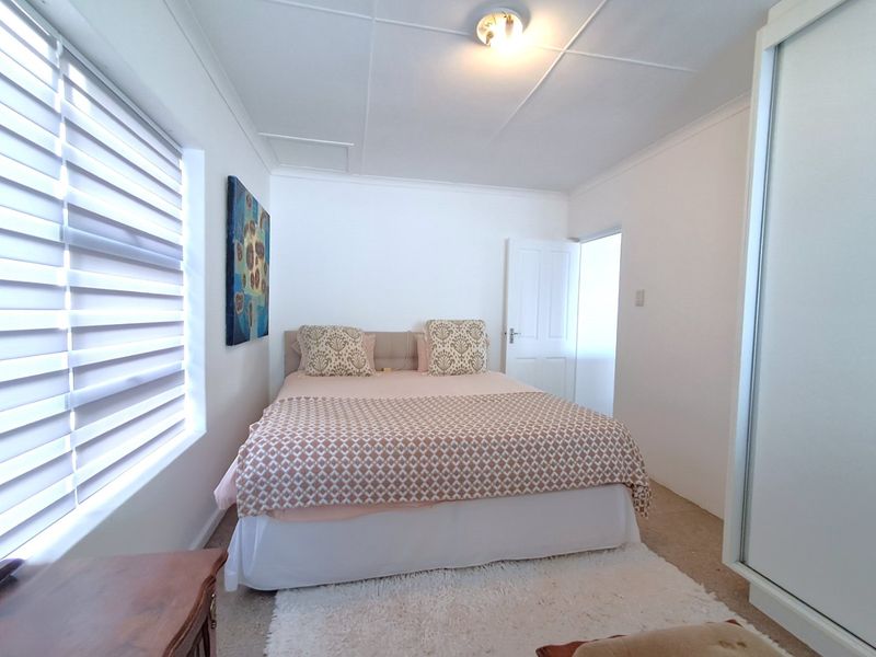 Seaside Family Home in De Bakke Mossel Bay - Photo 6
