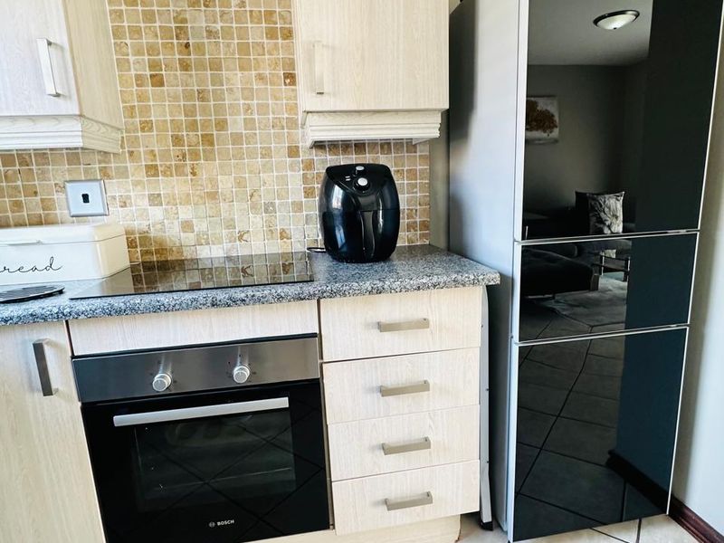 2 Bedroom Duplex for Sale in Summerset, Midrand - Photo 6