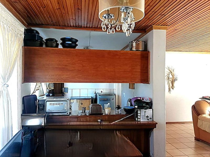 Lovely 3-Bedroom Townhouse with Spacious Garden & Garage – For Sale! - Photo 9