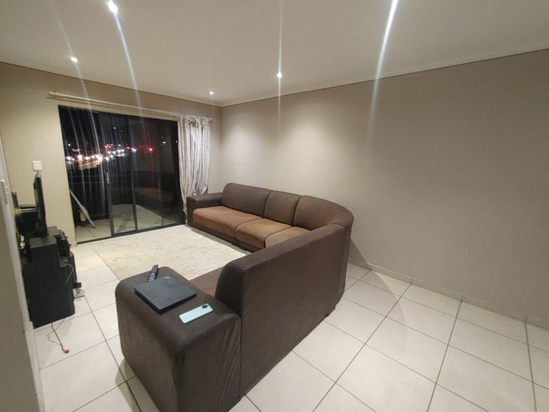 Modern 2-Bedroom Apartment in Secure Estate Die Hoewes - Photo 7