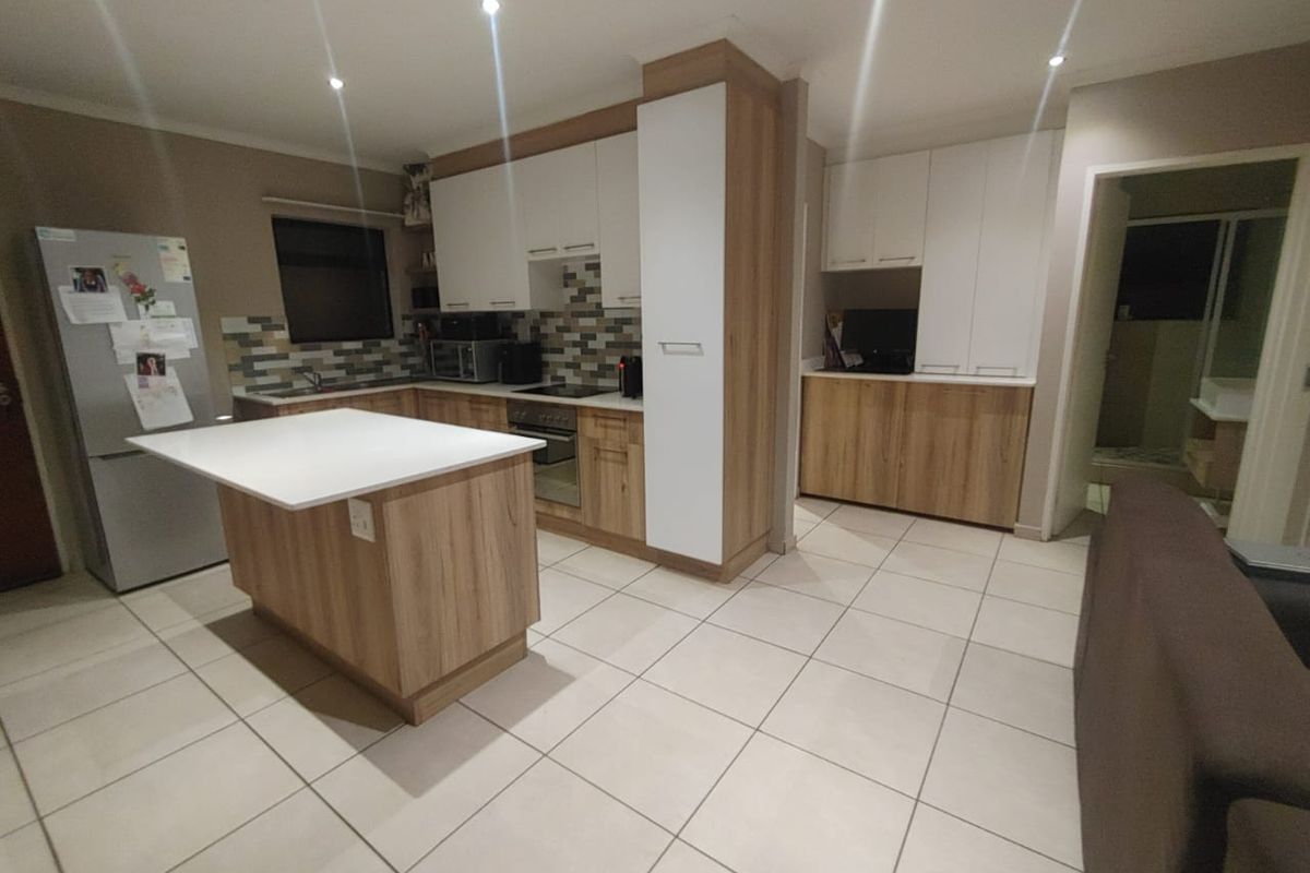 Modern 2-Bedroom Apartment in Secure Estate Die Hoewes - Photo 5