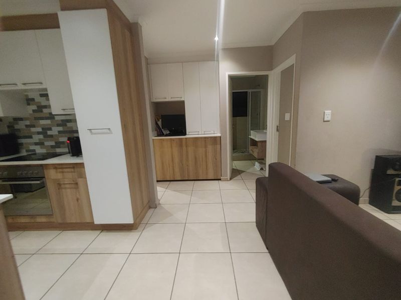 Modern 2-Bedroom Apartment in Secure Estate Die Hoewes - Photo 6