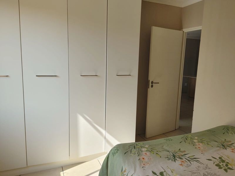 Modern 2-Bedroom Apartment in Secure Estate Die Hoewes Centurion - Photo 10