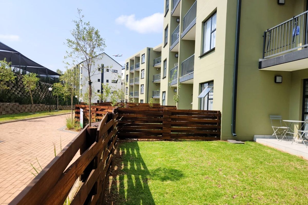 Furnished Ground Floor 3 Bedroom 2 Bathroom Apartment for Rent in Green Park Lifestyle Estate - Photo 2