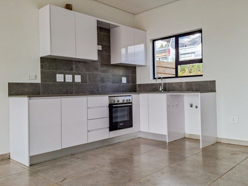 2 Bedroom Townhouse for Sale in Hilton Central - Photo 3