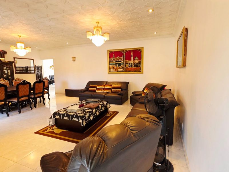 Modern Dual Section Home for Sale in Erasmia - Photo 3