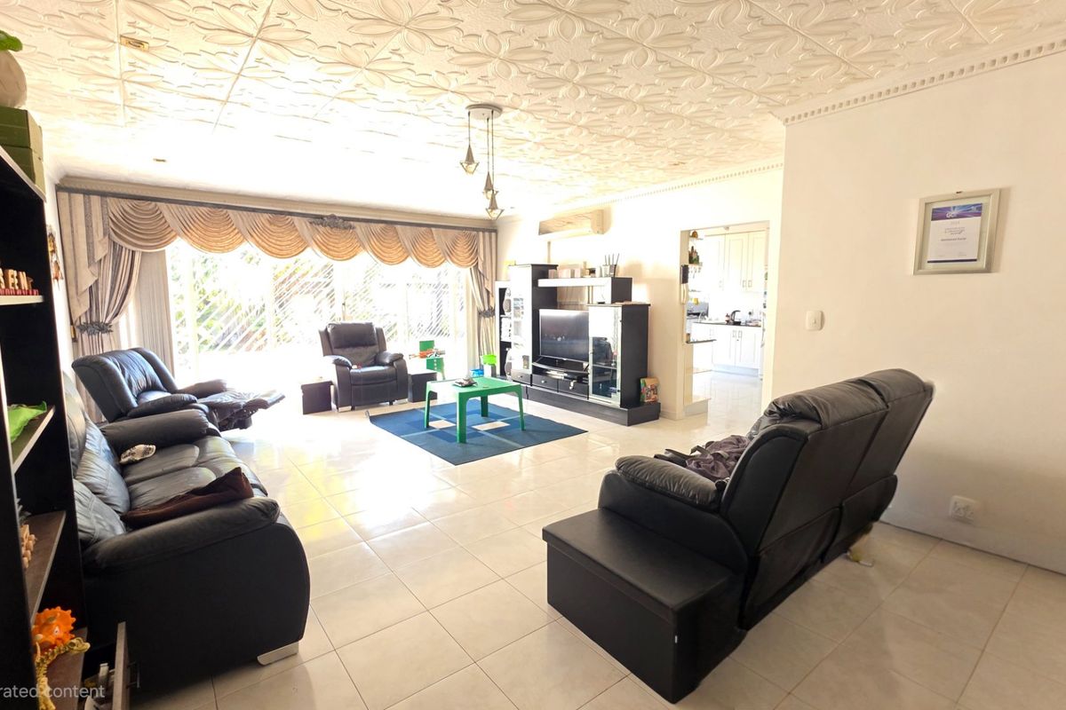 Modern Dual Section Home for Sale in Erasmia - Photo 5