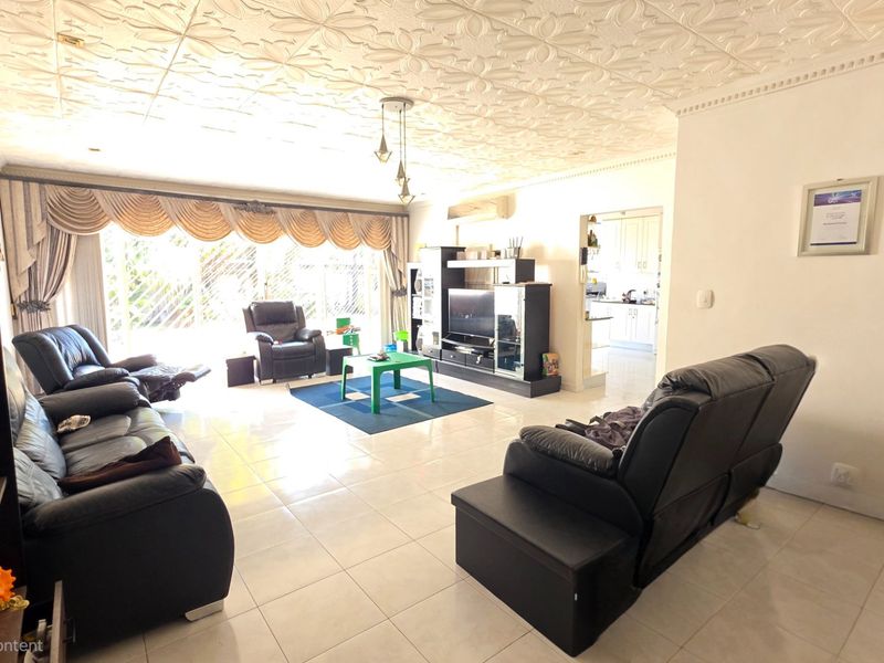 Modern Dual Section Home for Sale in Erasmia - Photo 5