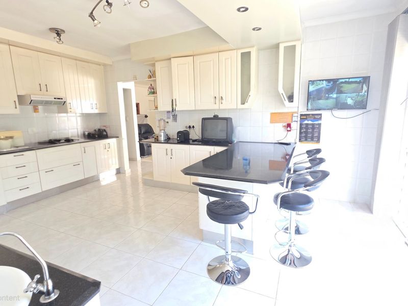 Modern Dual Section Home for Sale in Erasmia - Photo 6