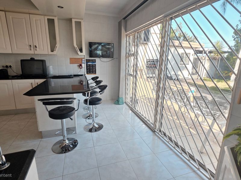 Modern Dual Section Home for Sale in Erasmia - Photo 7