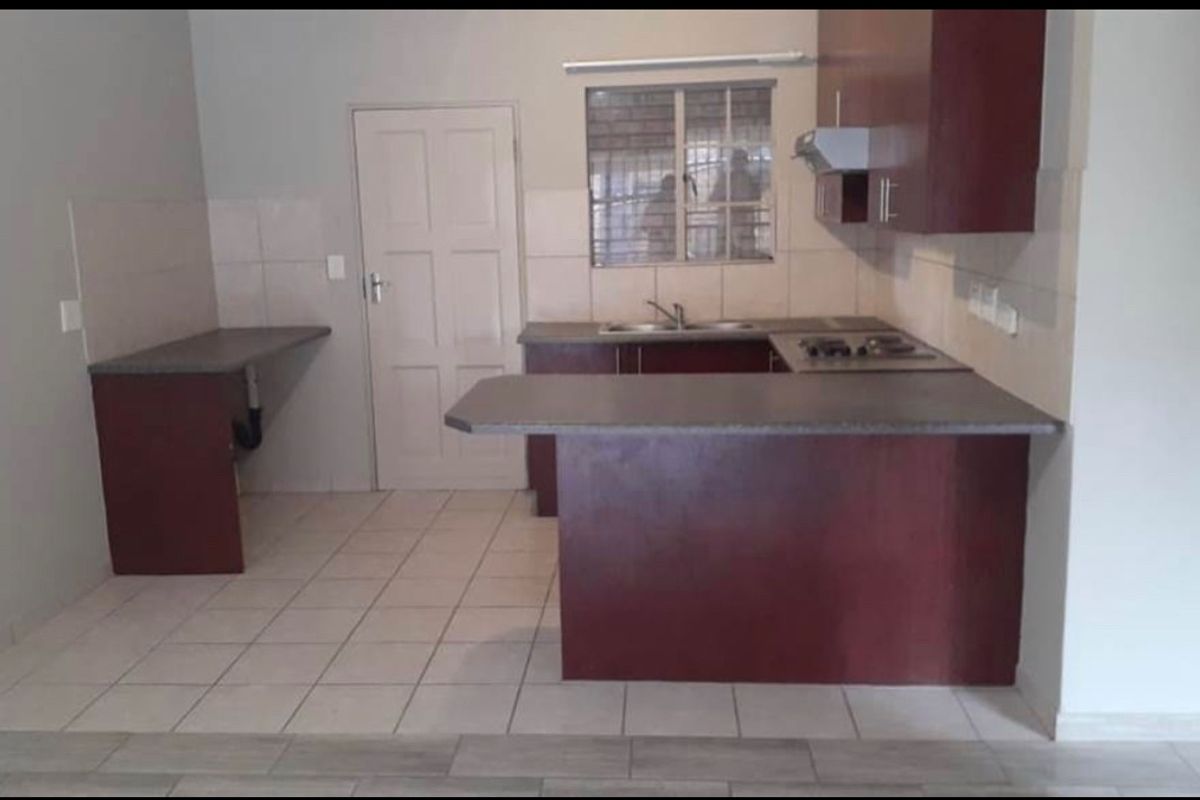 2 BEDROOM APARTMENT IN NORTHRIDING - Photo 5